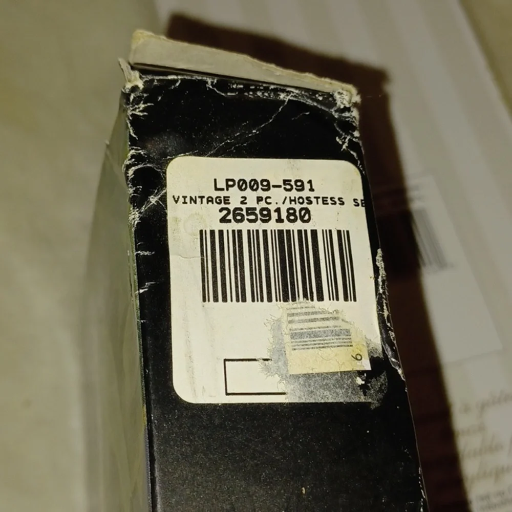 Boxed serving sets. - Picture 5 of 5